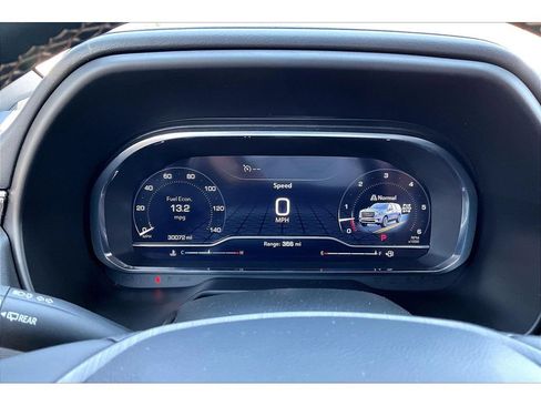 Used 2024 GMC Yukon XL AT4 w/ Technology Package AWD/4WD image 13
