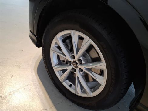 Certified 2025 Audi Q3 2.0T Premium w/ Convenience Package image 7