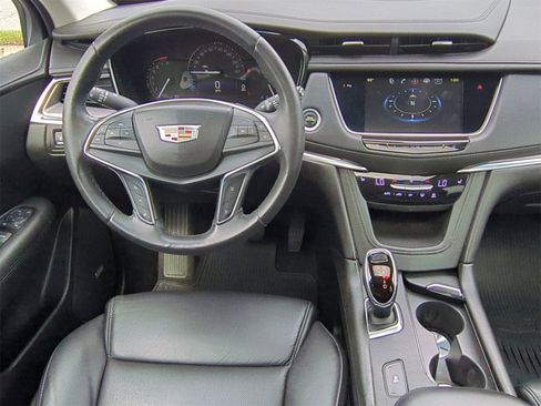 Certified 2018 Cadillac XT5 Luxury w/ Driver Awareness Package image 23