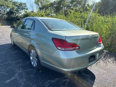 Used 2005 Toyota Avalon XLS FWD image 4