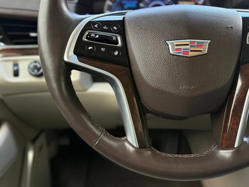 Used 2017 Cadillac Escalade Luxury RWD image 26