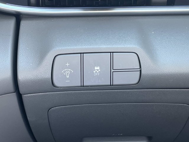 Certified 2024 Hyundai Elantra SEL FWD image 33