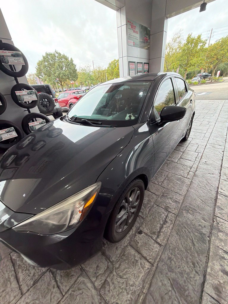 Used 2019 Toyota Yaris LE FWD image 4