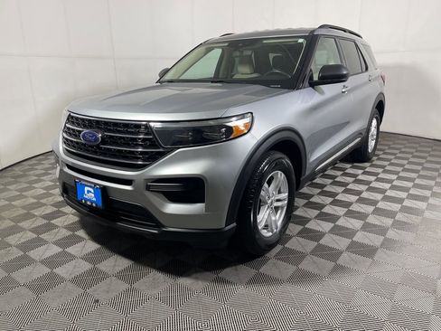 Used 2020 Ford Explorer XLT w/ Comfort Package AWD/4WD image 4