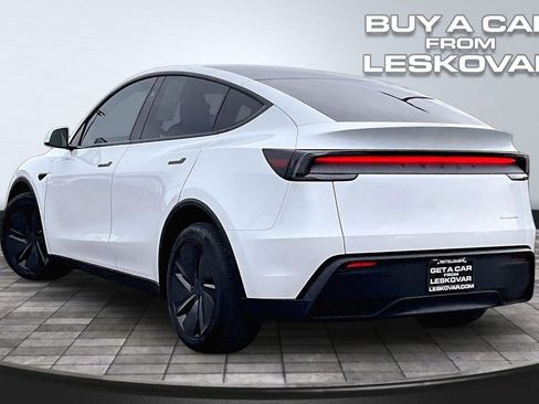 Used 2026 Tesla Model Y AWD image 2