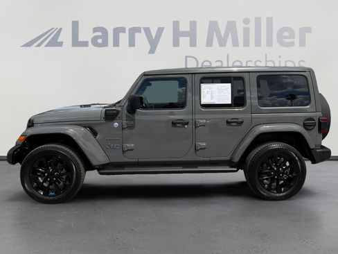 Used 2023 Jeep Wrangler Unlimited Sahara w/ Safety Group AWD/4WD image 2
