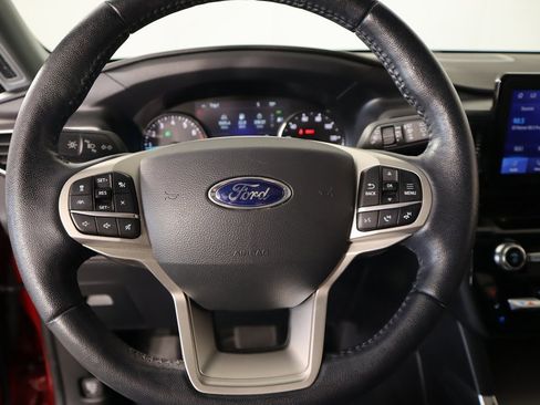 Used 2022 Ford Explorer Limited w/ Equipment Group 301A image 3