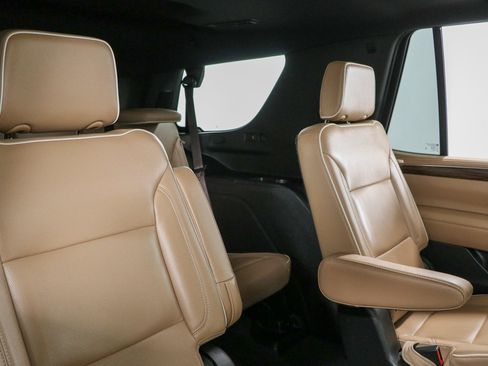 Used 2021 Chevrolet Tahoe Premier w/ Premium Package AWD/4WD image 33