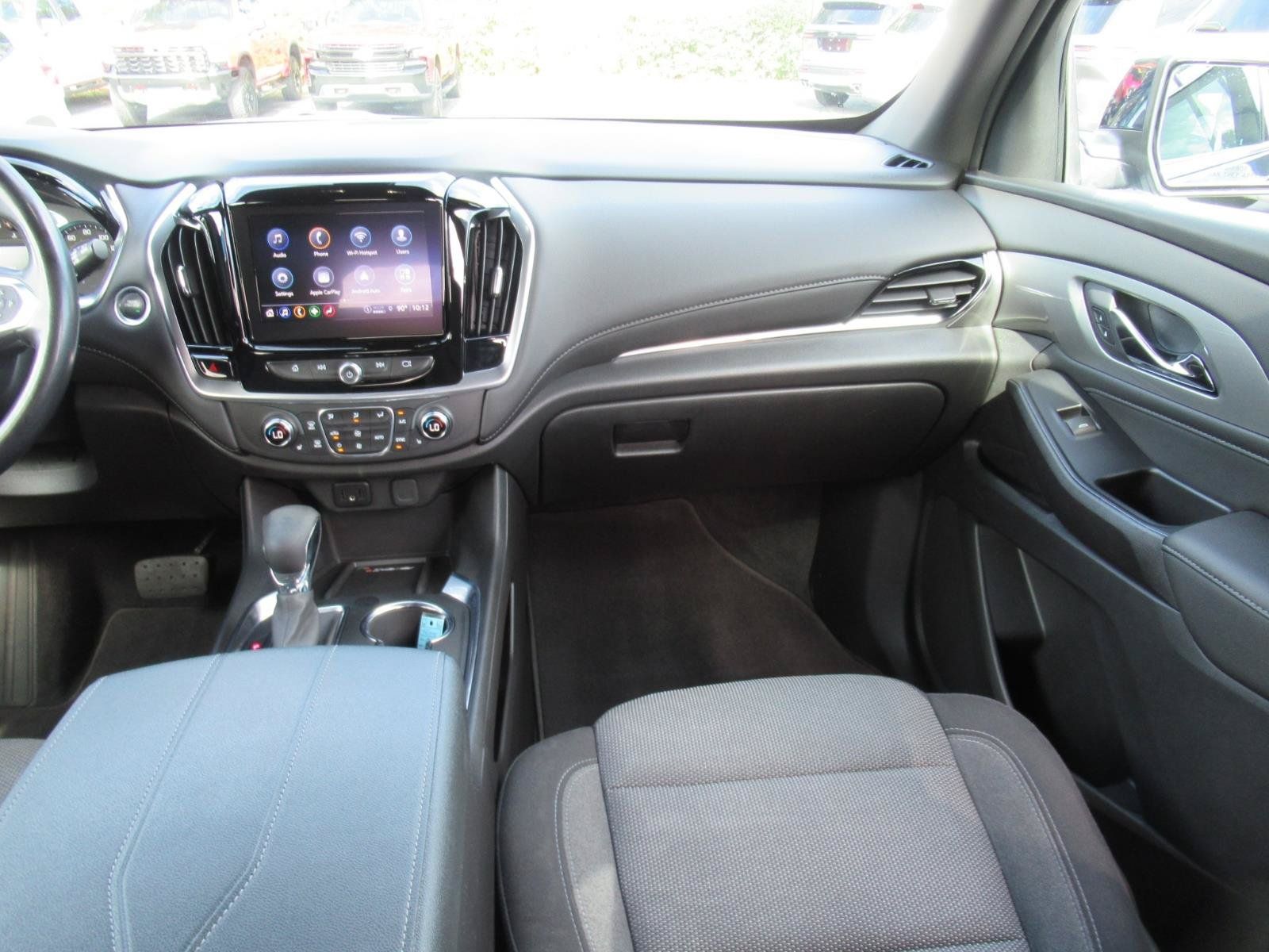 Used 2022 Chevrolet Traverse LT FWD image 15