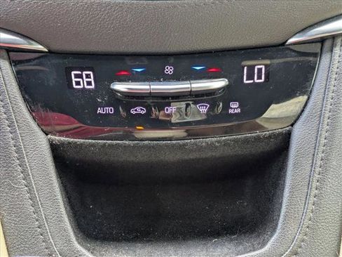 Used 2018 Cadillac XT5 FWD image 13