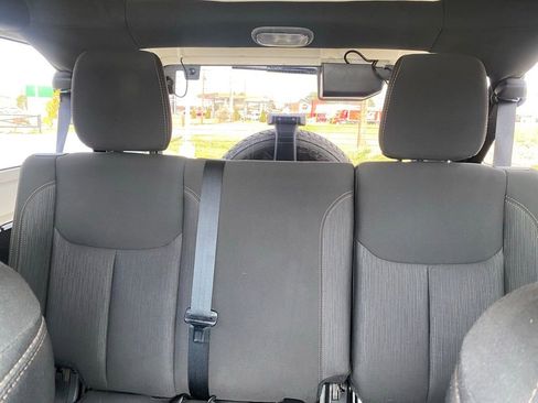 Used 2016 Jeep Wrangler Unlimited Sahara w/ Connectivity Group image 23