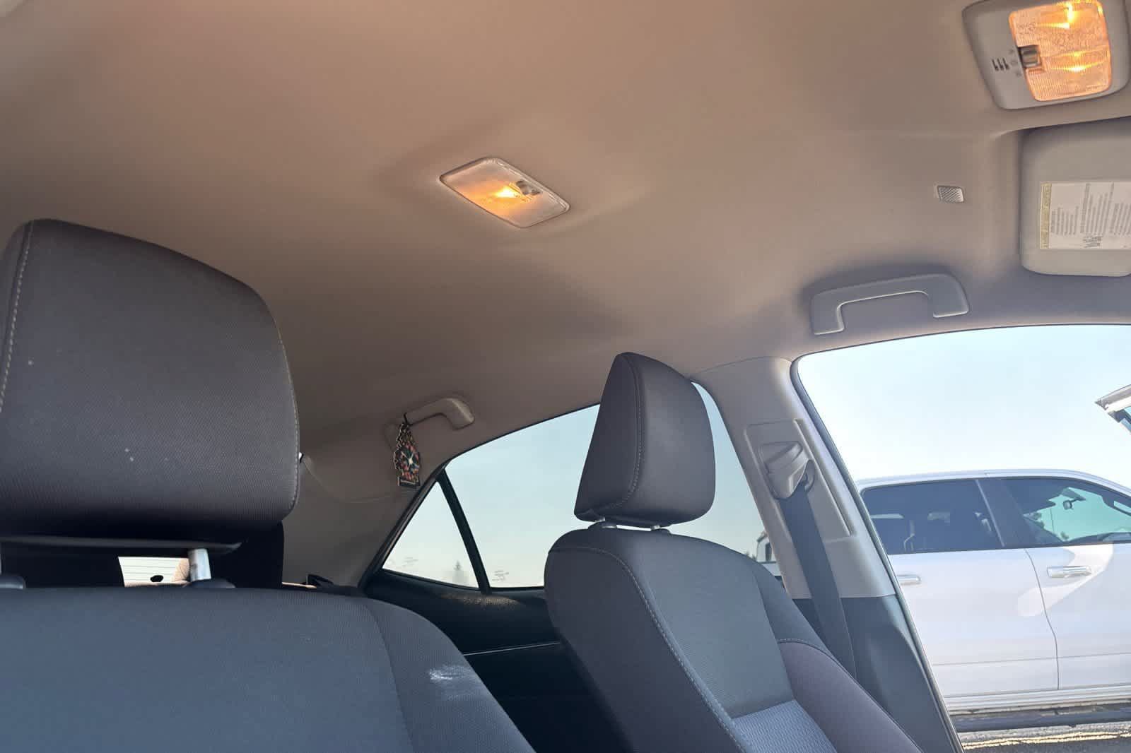 Used 2019 Toyota Corolla LE FWD image 18