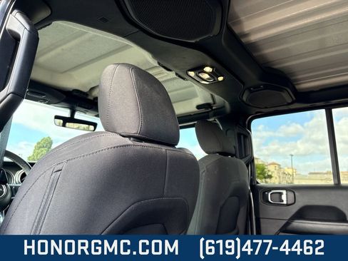 Used 2023 Jeep Gladiator Overland image 16