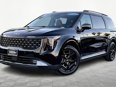 Used 2025 Kia Carnival SX