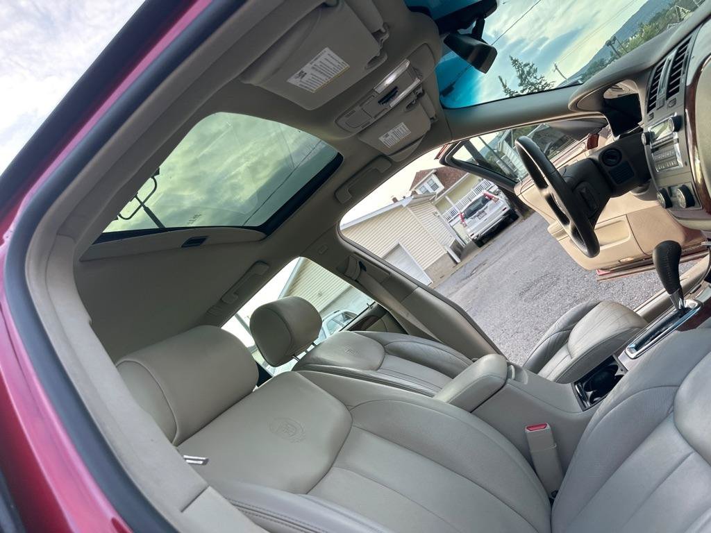 Used 2006 Cadillac DTS w/ Trunk Convenience Package FWD image 34