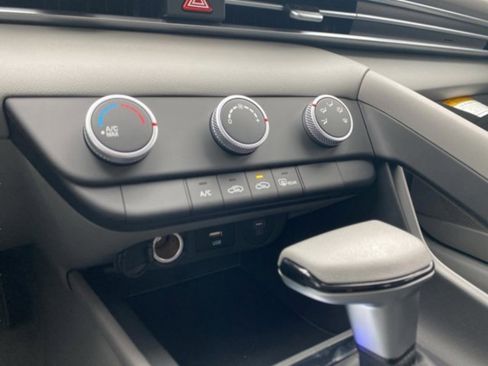 New 2026 Hyundai Elantra SE image 23