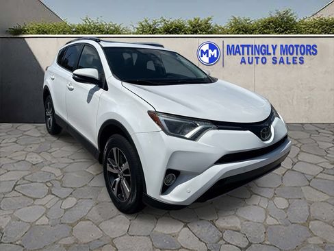 Used 2017 Toyota RAV4 XLE FWD image 1