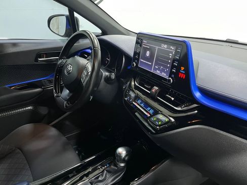 Used 2020 Toyota C-HR XLE image 18