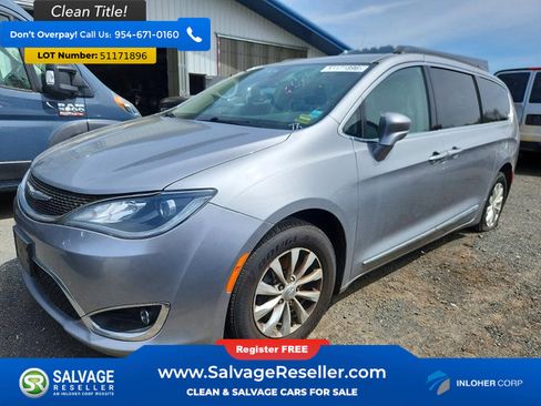 Used 2017 Chrysler Pacifica Touring-L FWD image 1