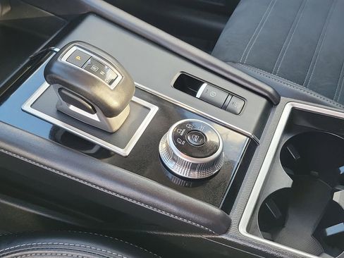 Used 2024 Mitsubishi Outlander SE Black Edition image 10