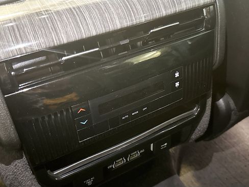 Used 2022 Jeep Wagoneer Series II image 27