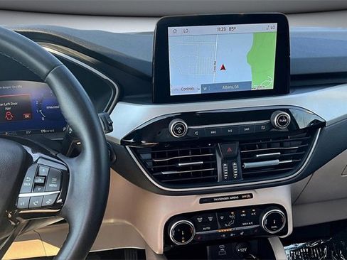 Used 2022 Ford Escape SEL w/ Technology Package image 9