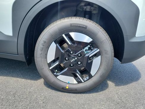 New 2027 Kia Seltos LX AWD/4WD image 7