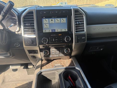 Used 2017 Ford F250 Lariat w/ Lariat Ultimate Package image 16