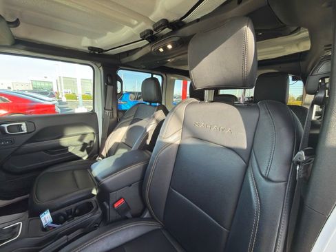 Used 2024 Jeep Wrangler Sahara w/ Technology Group image 12
