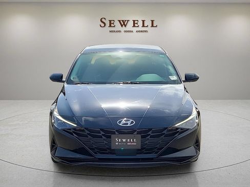 Used 2023 Hyundai Elantra SEL w/ Convenience Package FWD image 8