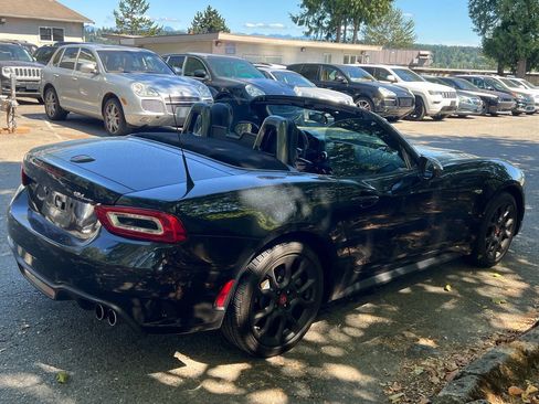 Used 2017 FIAT 124 Spider Abarth RWD image 25
