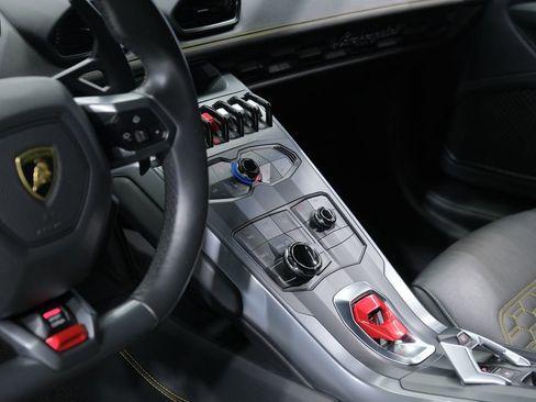 Used 2019 Lamborghini Huracan LP 580-2 image 24