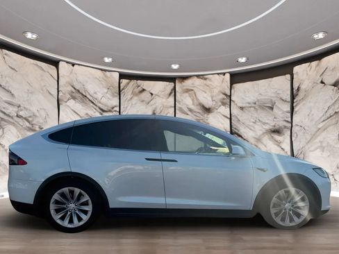 Used 2018 Tesla Model X 100D AWD/4WD image 5