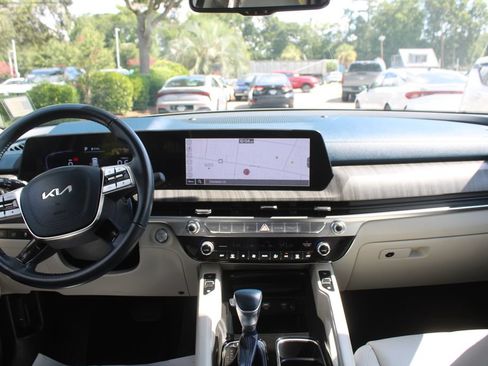 Used 2024 Kia Telluride EX w/ EX Captain's Chair Package FWD image 25