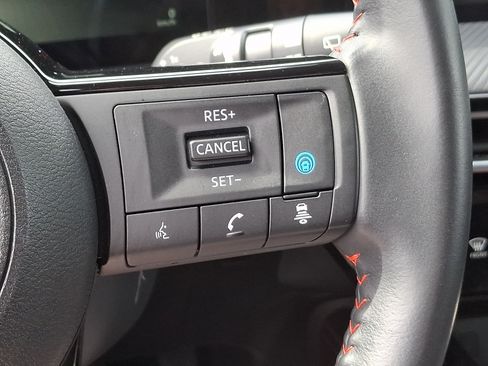 Used 2025 Nissan Kicks SR AWD/4WD image 21