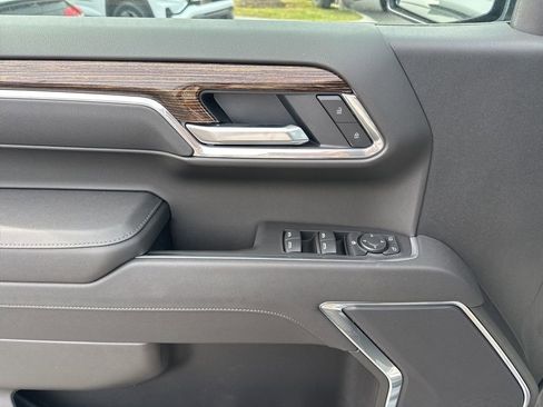 New 2026 GMC Sierra 1500 Elevation image 13