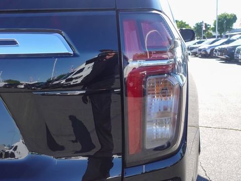Used 2024 Chevrolet Suburban Premier AWD/4WD image 6