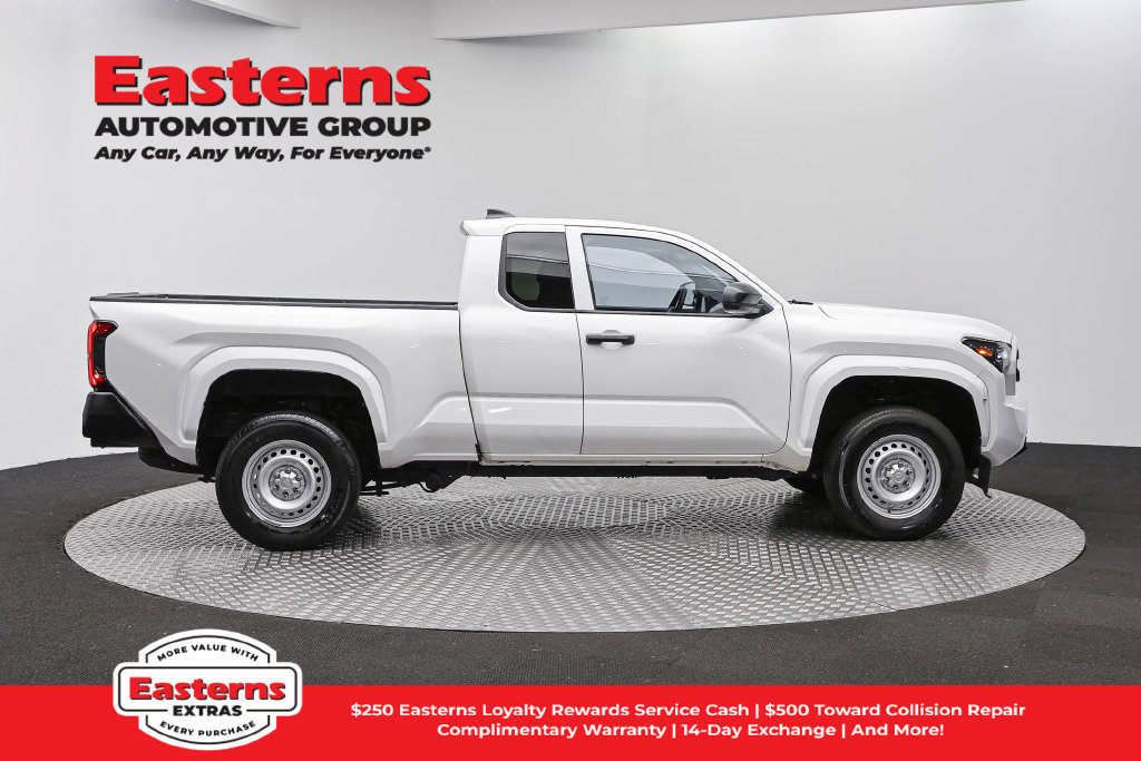Used 2025 Toyota Tacoma SR RWD image 5