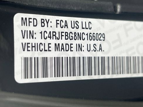 Used 2022 Jeep Grand Cherokee Limited image 32