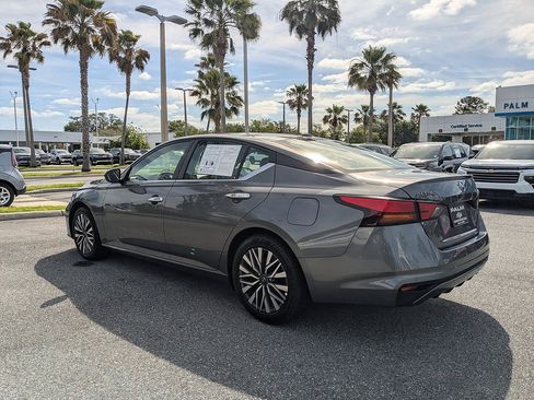 Used 2025 Nissan Altima 2.5 SV FWD image 28