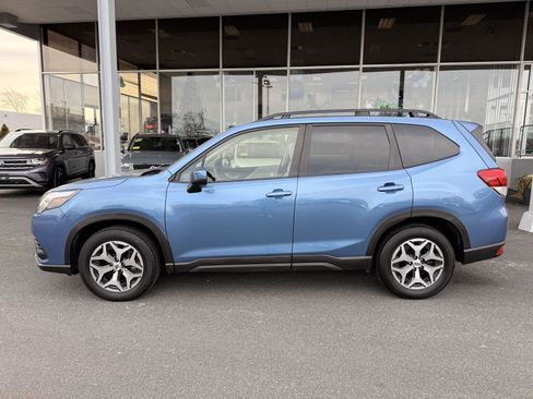 Certified 2023 Subaru Forester Premium image 2