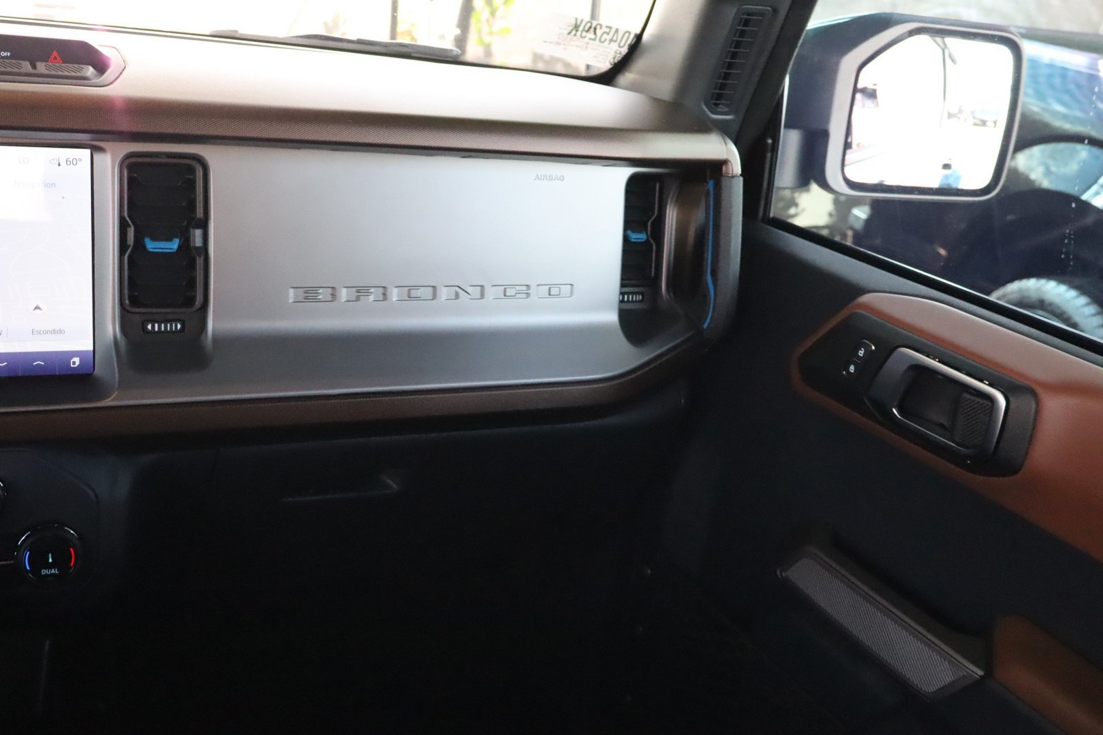 Used 2022 Ford Bronco Outer Banks AWD/4WD image 28