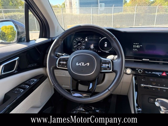 Used 2024 Kia Carnival SX FWD image 18