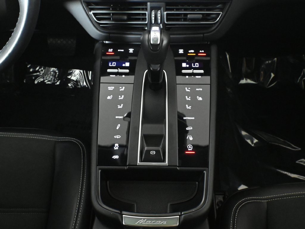 Used 2024 Porsche Macan GTS AWD/4WD image 24