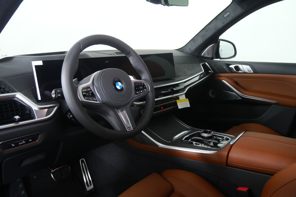 Used 2027 BMW X7 xDrive40i w/ M Sport Package AWD/4WD image 13