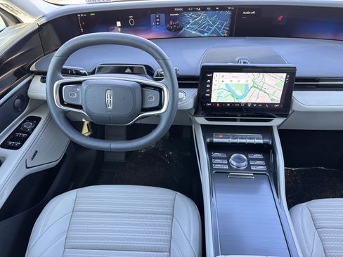 New 2026 Lincoln Nautilus Reserve image 3