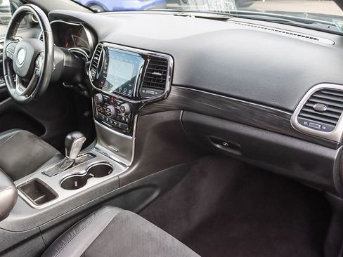 Used 2022 Jeep Grand Cherokee Laredo X image 36