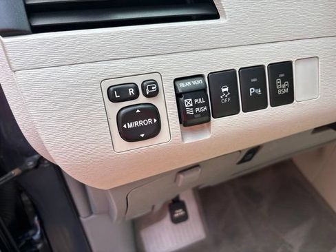Used 2013 Toyota Sienna Limited w/ Premium Pkg AWD/4WD image 15