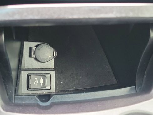 Used 2015 Toyota Camry SE image 24