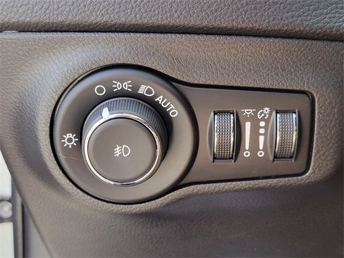 Used 2020 Jeep Compass Trailhawk image 24